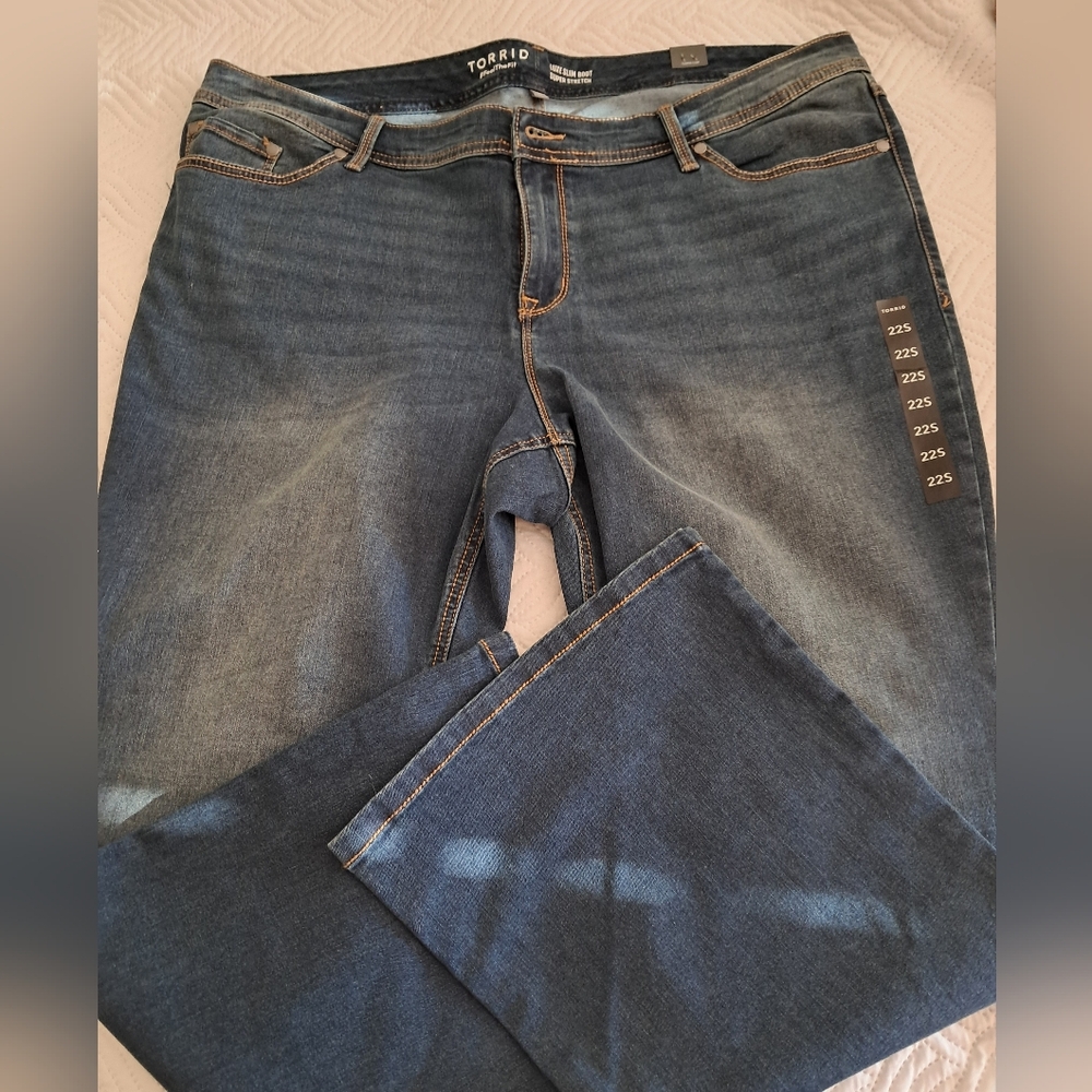 Torrid Luxe Slim Bootcut Super Stretch NWT 22S Jeans